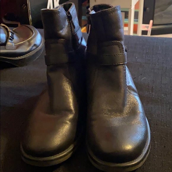 Ankle high boots - Picture 3 of 4